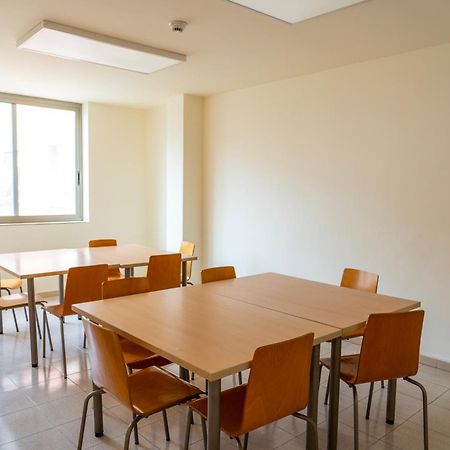 Apartaments Turistics Residencia Vila Nova ヴィラノヴァ・イ・ラ・ジェルトル エクステリア 写真