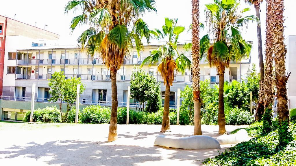 Apartaments Turistics Residencia Vila Nova ヴィラノヴァ・イ・ラ・ジェルトル エクステリア 写真