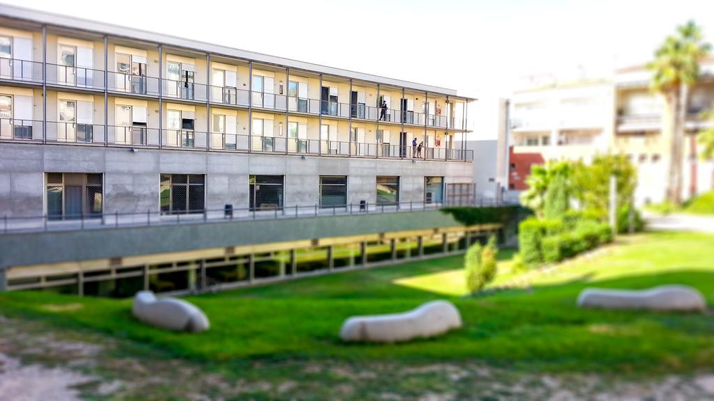 Apartaments Turistics Residencia Vila Nova ヴィラノヴァ・イ・ラ・ジェルトル エクステリア 写真
